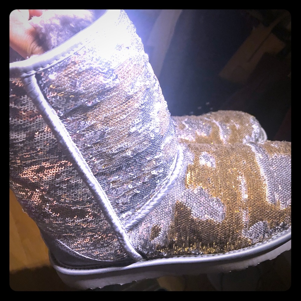 Gold/Silver Sparkly UGGS::: Women’s Size 9